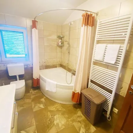 Villa Aranea Mit Privatem Pool !!! *