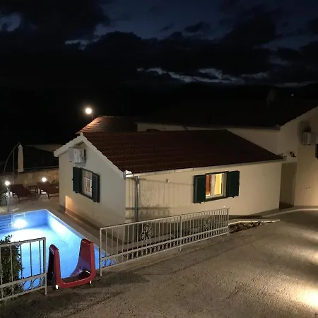 Aranea Mit Privatem Pool !!! * Gustirna