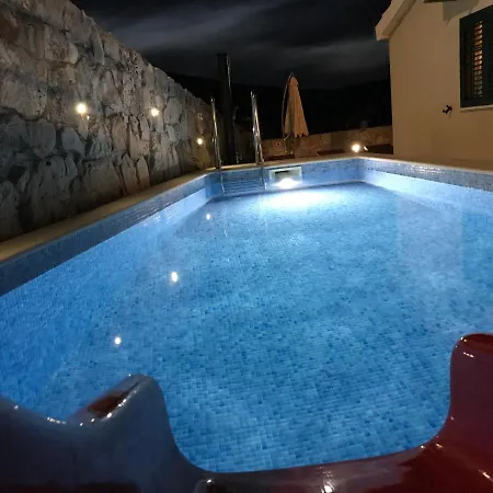 Вилла Aranea Mit Privatem Pool !!! *