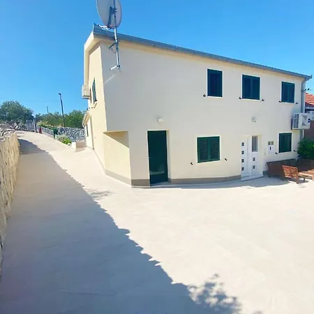 Villa Aranea Mit Privatem Pool !!! *