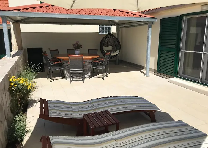Villa Aranea Mit Privatem Pool !!! Gustirna