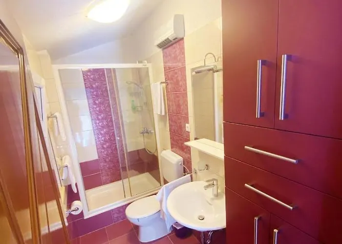 Aranea Mit Privatem Pool !!! Villa Gustirna